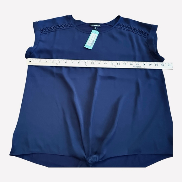 NWT Women's FORTUNE + IVY Navy Blouse with Crochet Detail and Tie Front, Size M - Picture 11 of 11